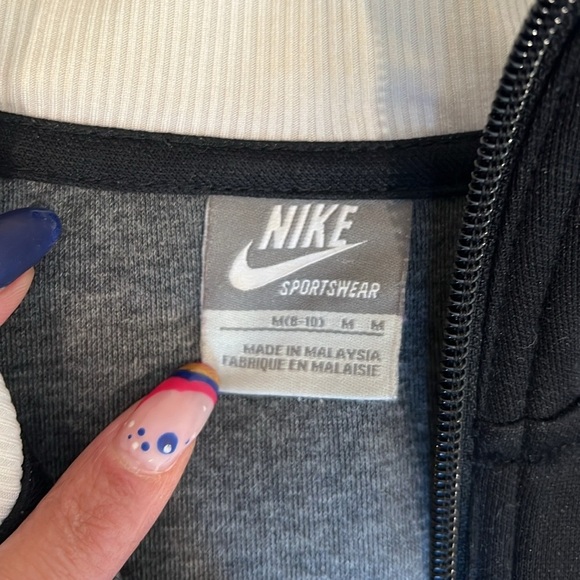 🔥Nike Black Zip-Up Jacket🔥 - Picture 3 of 6